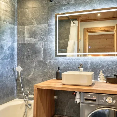 Apartment 3 Chambres, Terrasse Sud/ouest, Parking - - Fr-1-453-331 *